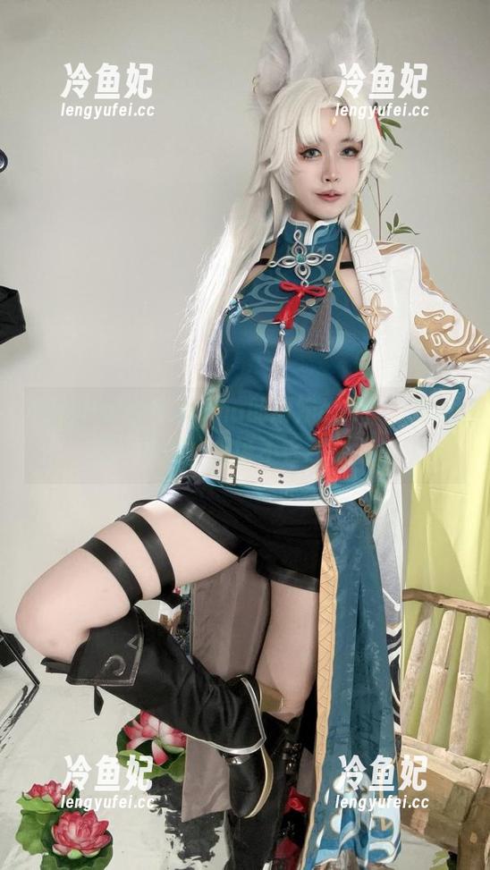 Hatori Sama 来自Hatori Sama的厨娘cos,一边切菜一边撩,保证不会碰到手!